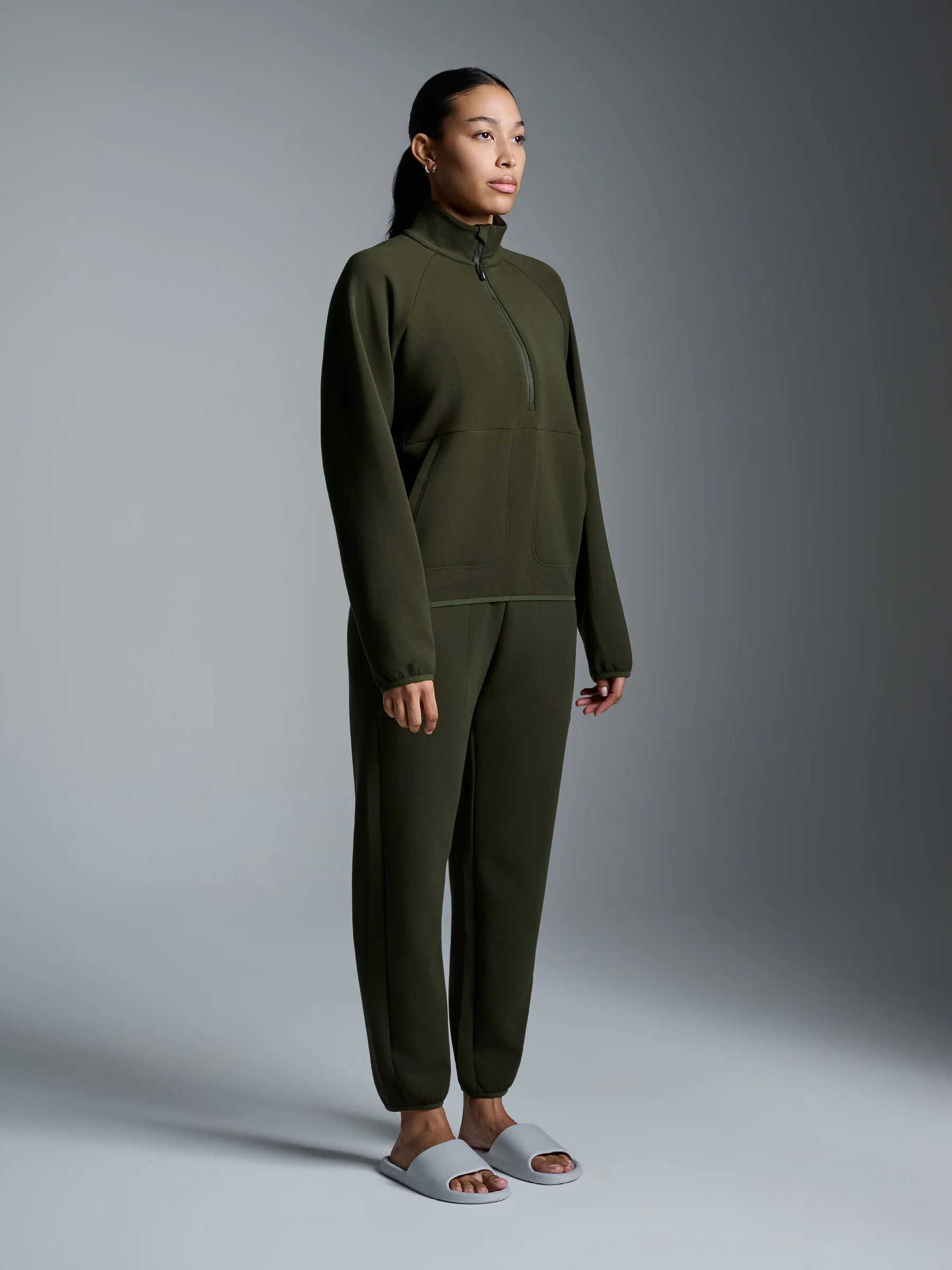 ESSENTIAL Half Zip Olive - Image 4